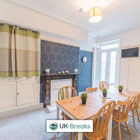 Large, Centrally Located, 5 Bedroom House Workington Εξωτερικό φωτογραφία